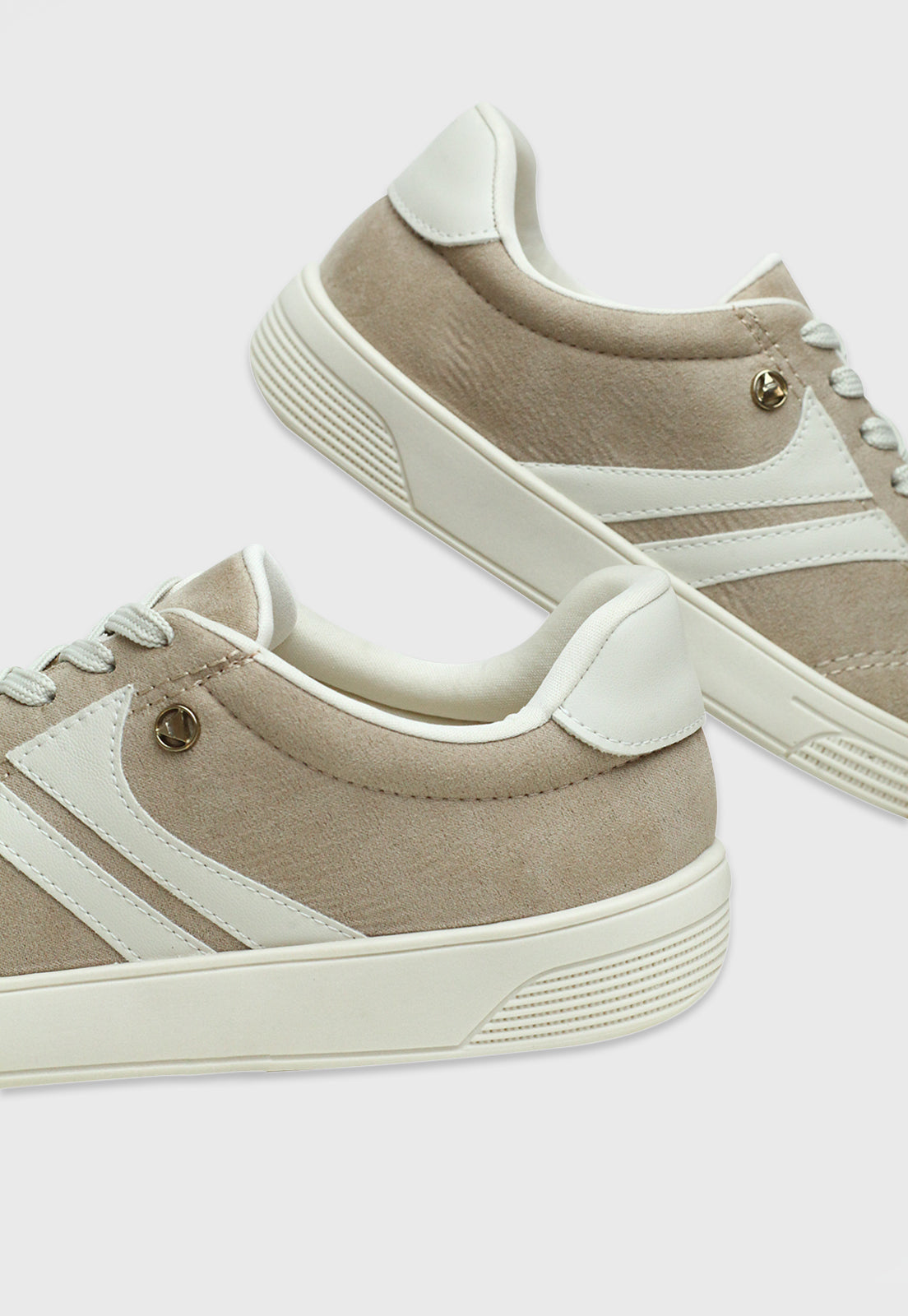 Tenis 842029 Camurça Areia