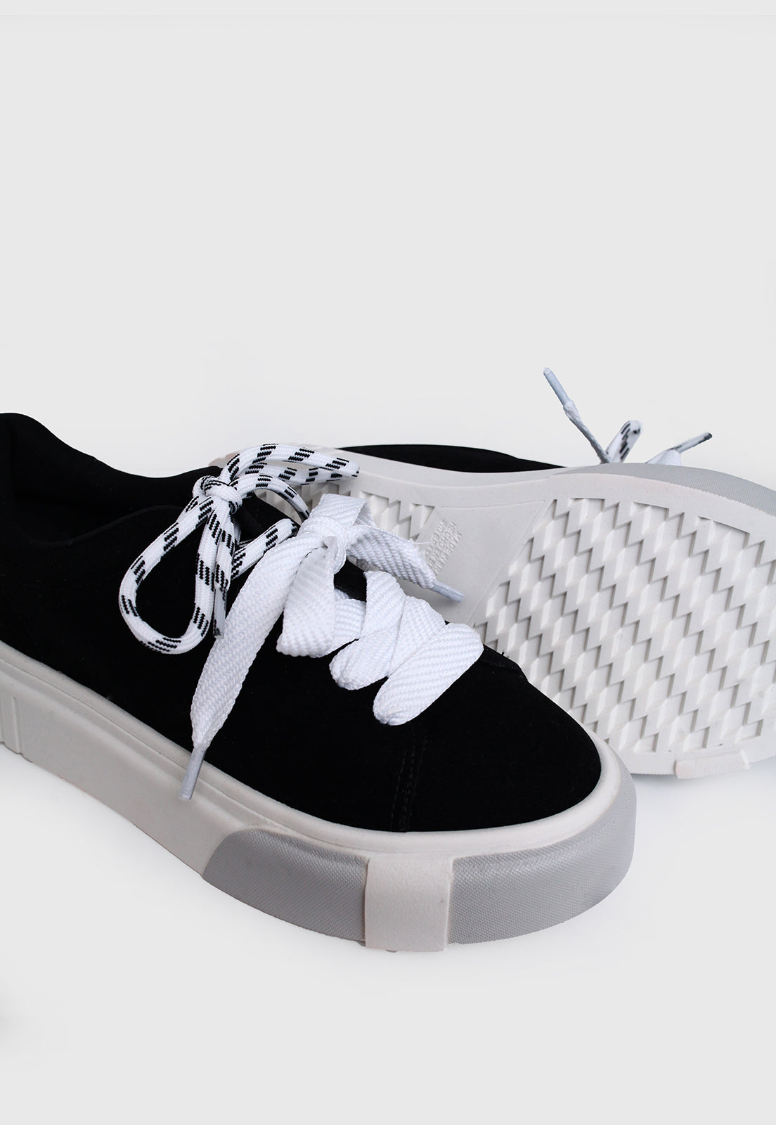 Tenis 850015 Camurça Preto