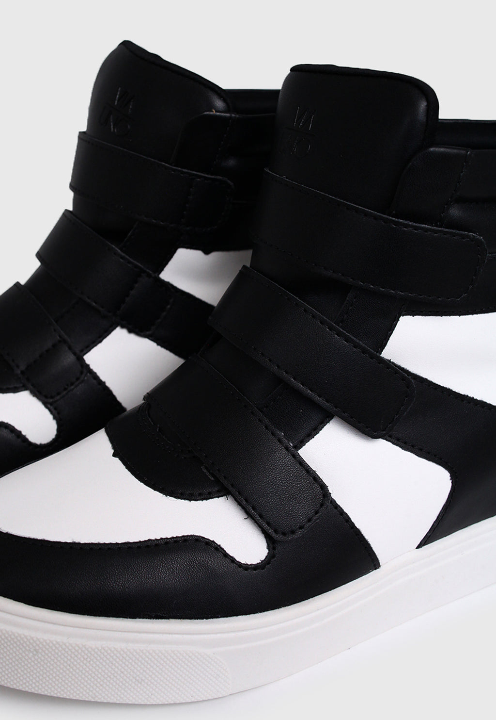 Tenis 960001 Mestiço Branco/Preto