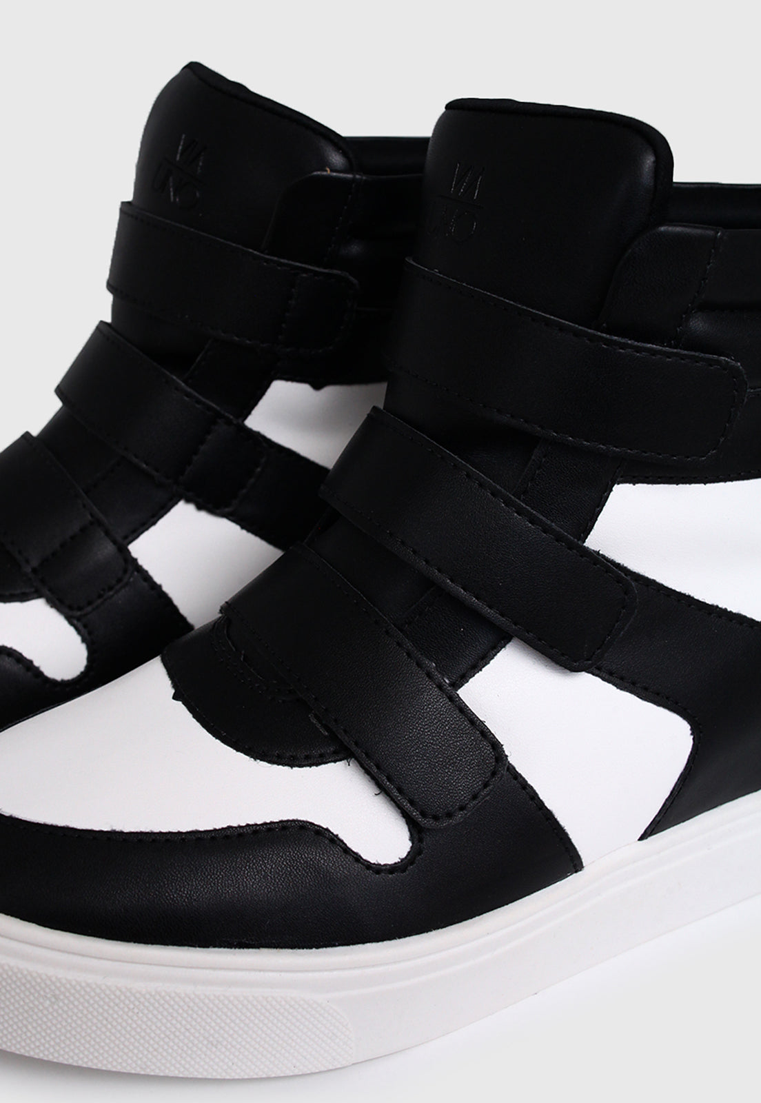 Tenis 960001 Mestiço Branco/Preto