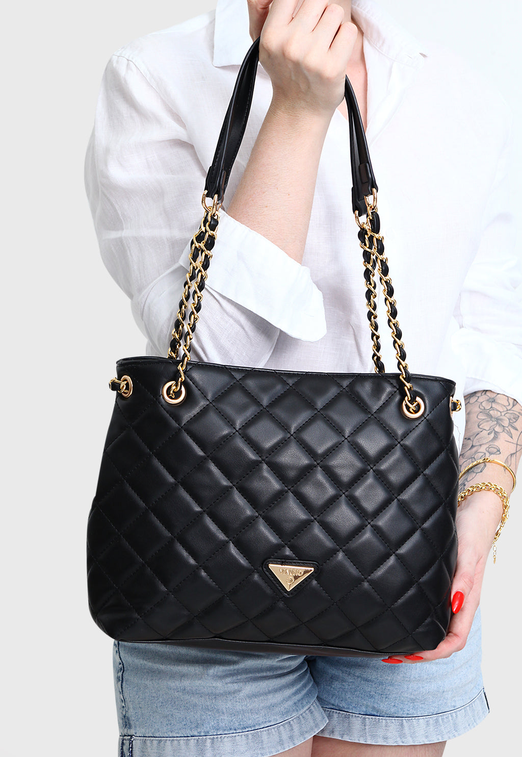 Bolsa Shoulder VU2592 cor Preto Matelassê com Corrente