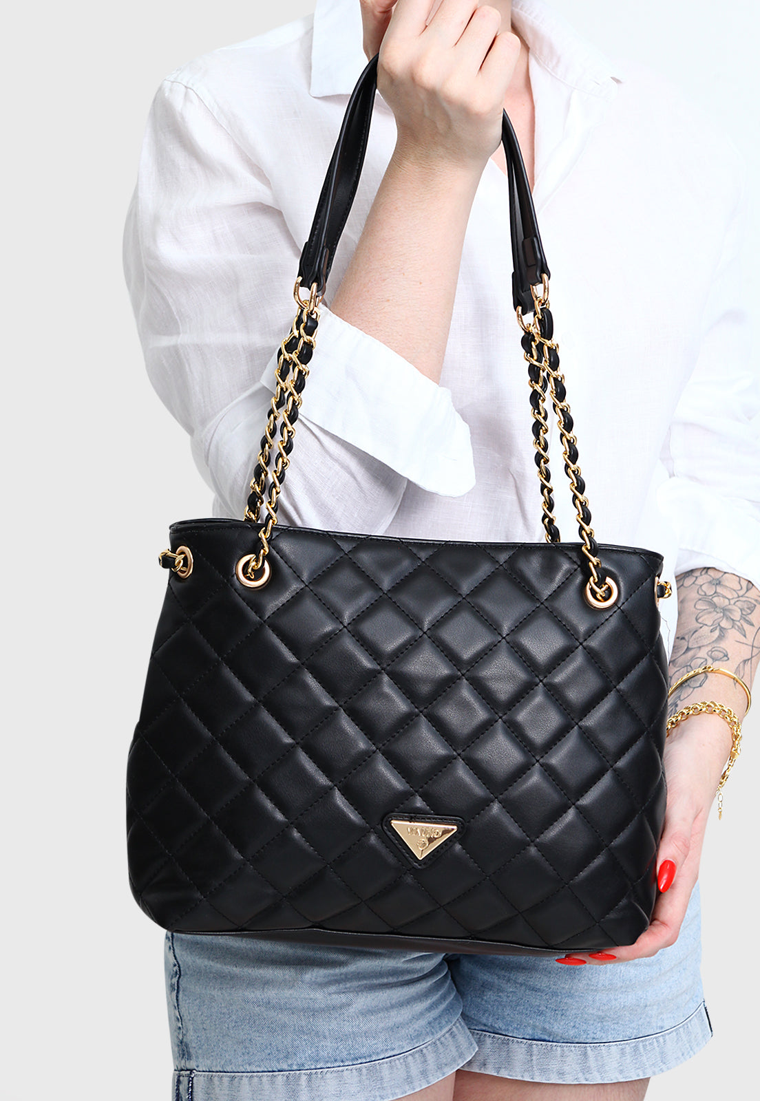 Bolsa Shoulder VU2592 cor Preto Matelassê com Corrente